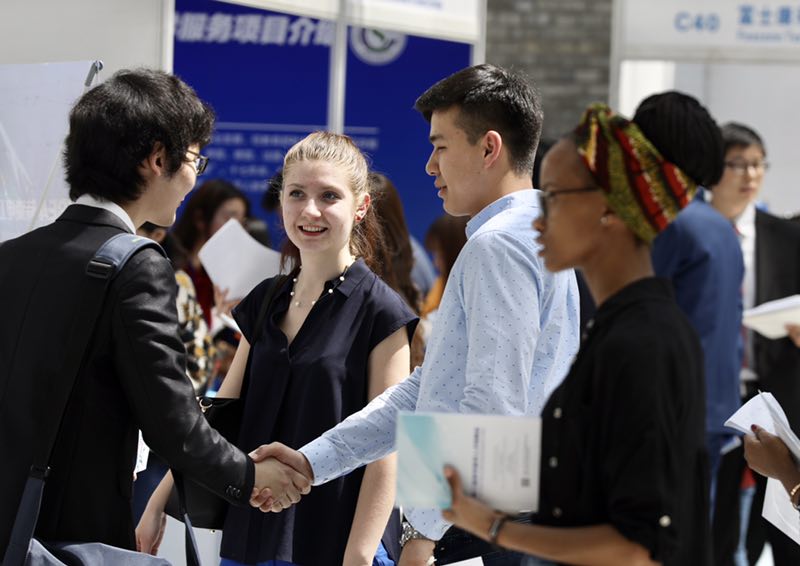 International students job hunt at career fair in Beijing