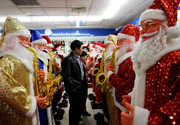 Domestic demand for Christmas products rise