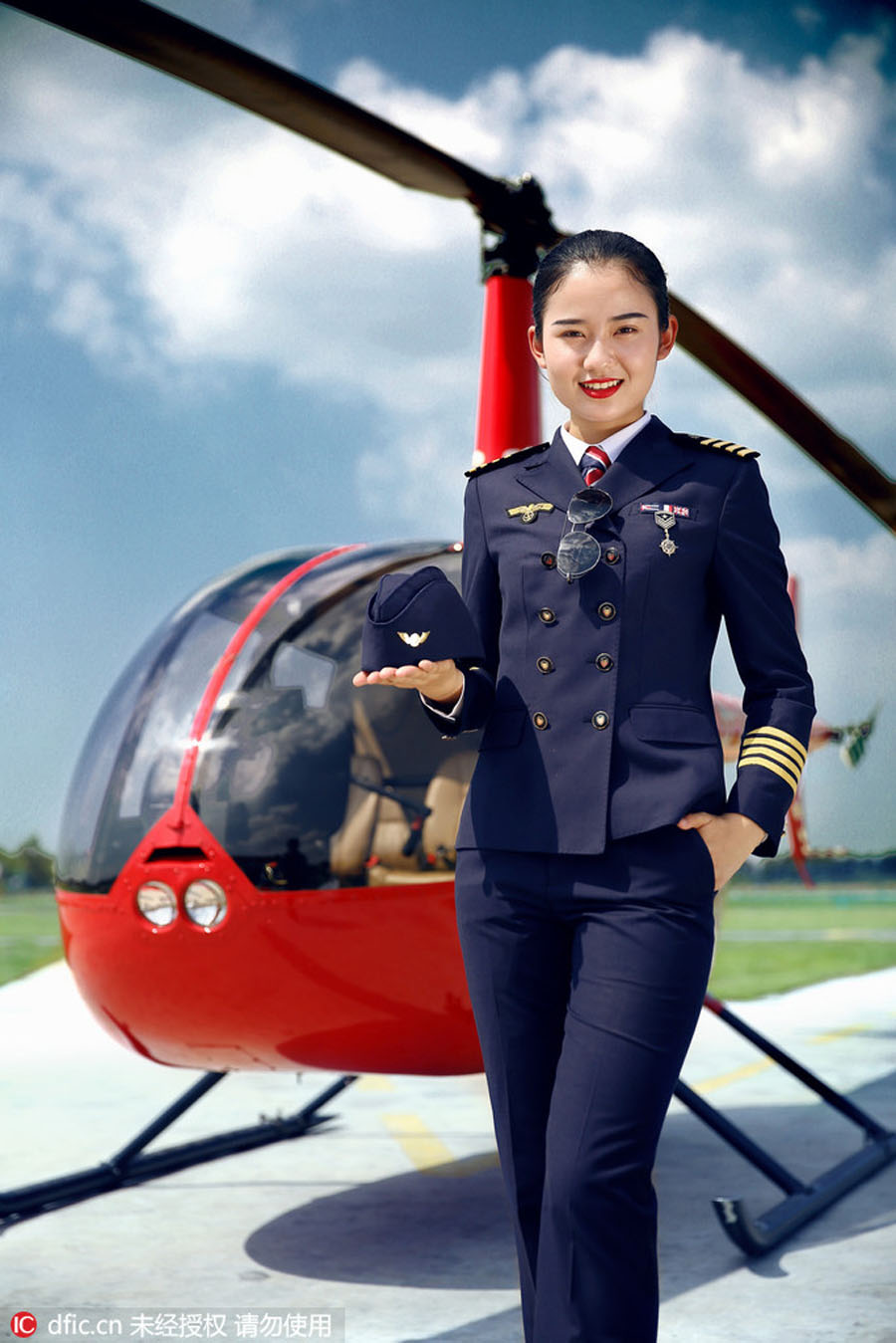 Handsome salary of helicopter pilot lures college applicants