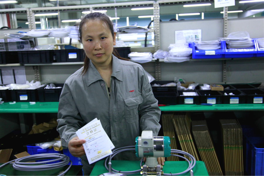 Craftsman of Great Powers: Female technician crafts new path