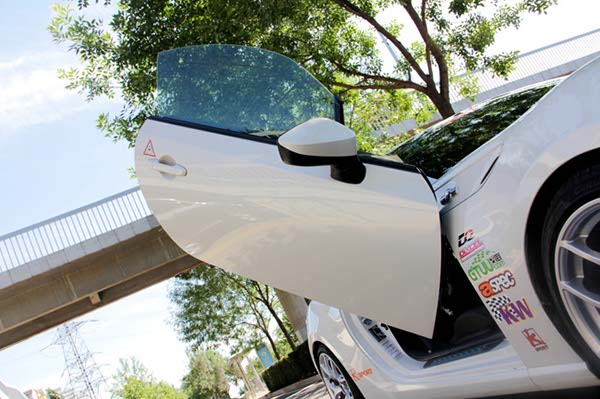 Toyota 86 gets scissor doors by LSD Doors