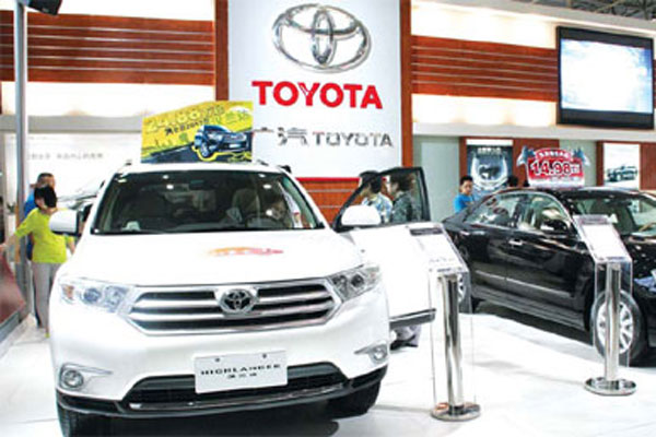 China announces Toyota, Chrysler recalls