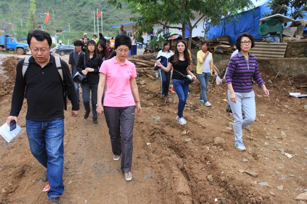 VW aid to children in quake-hit Yunnan