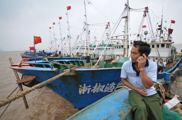 Cold front drives back fishing boats