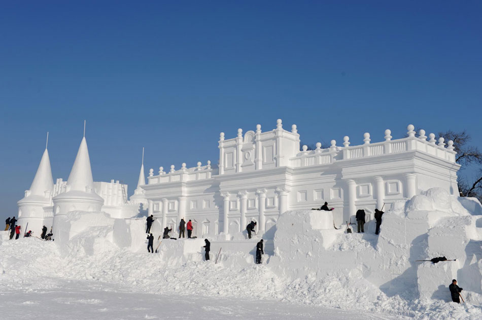 Snow sculptures, a blessing for those braving cold weather