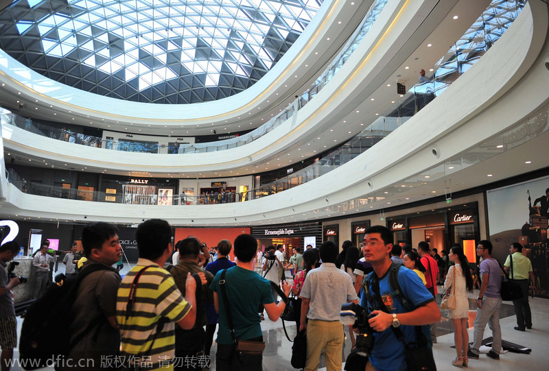 World's largest duty-free shopping center to open in Sanya