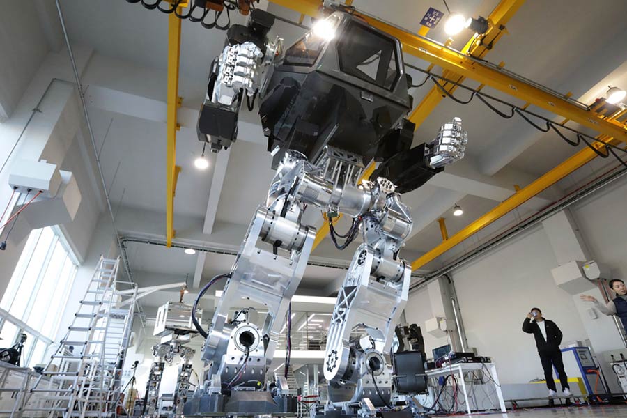 Futuristic manned robot takes first steps in South Korea