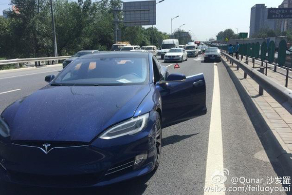 With Autopilot on, Tesla driver crashes in China