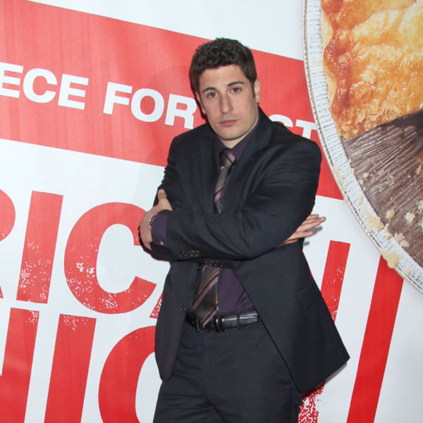 Jason Biggs' wife welcomes son