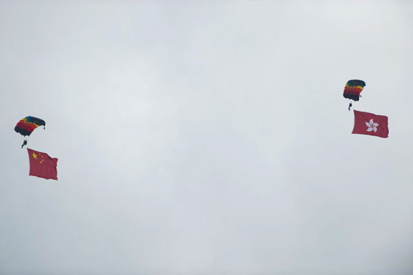 Soldiers practice for HK aerial display