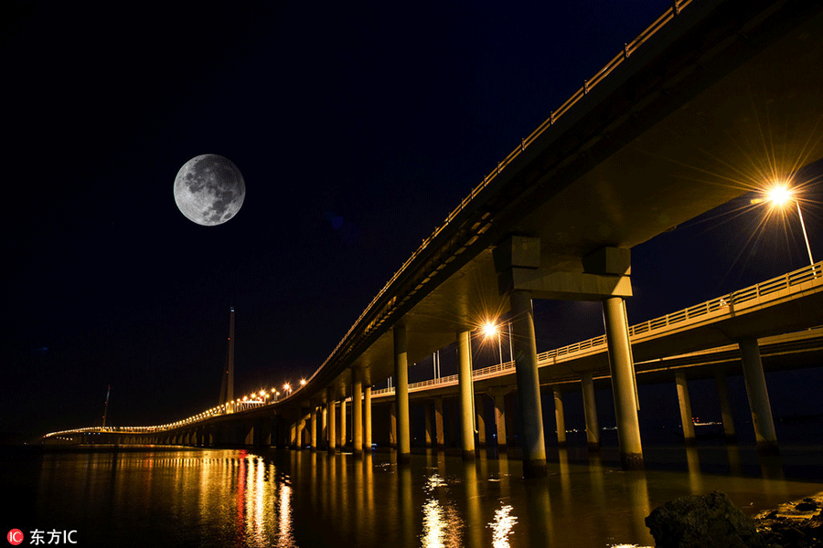 Full moon celebrates Mid-Autumn Festival