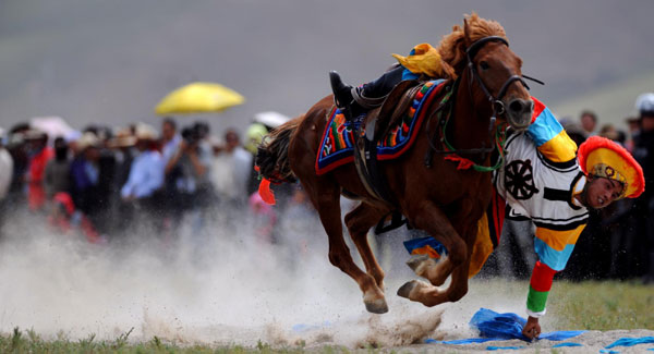 Horse racing in Lhasa