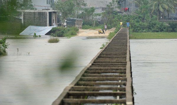 Heavy rainfall forces 17,000 to evacuate in S China