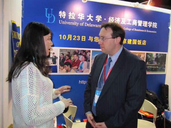 Overseas universities vie for Chinese talent