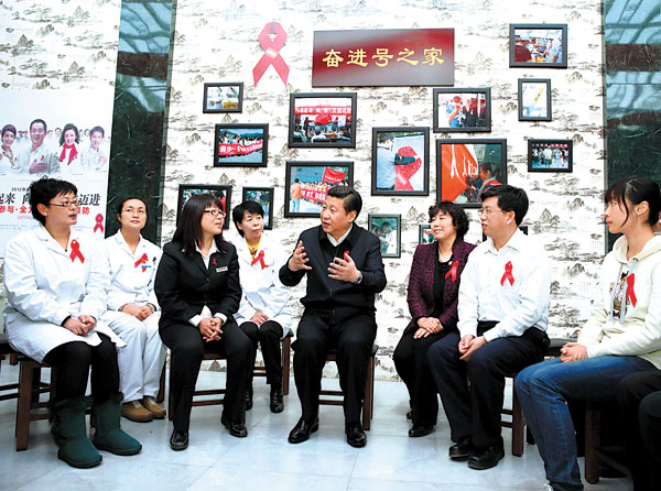 Top leaders make AIDS vow