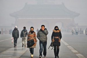 Smog, fireworks blanket Lantern Festival sky