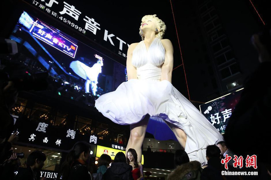 China's tallest Marilyn Monroe statue dumped