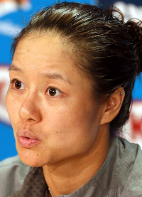 Netizens rally to wish Li Na the best