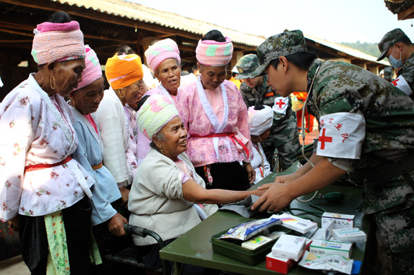 China treats 325 injured in Yunnan quake