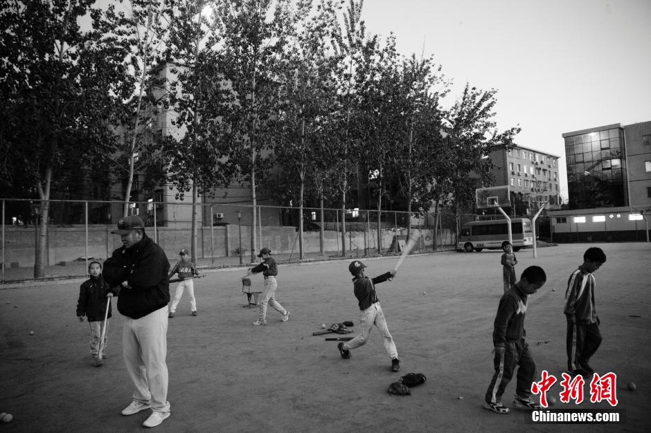 Baseball team of poor teenagers