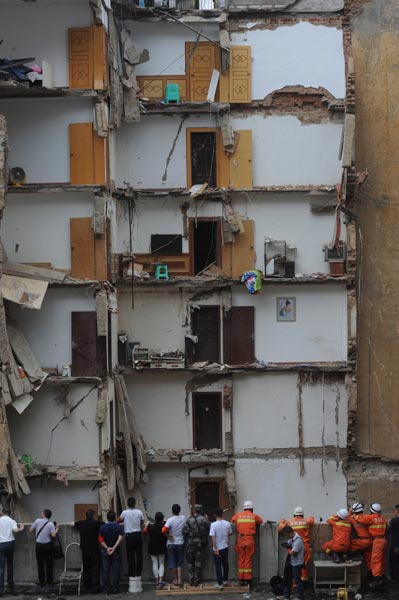 China orders nationwide renovation of buildings with safety hazards