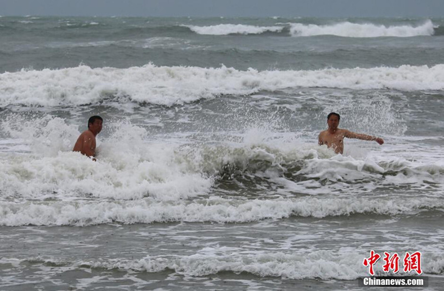 Typhoon Kujira makes landfall in S China