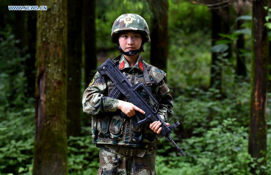 Female anti-drug soldier Zhang Liu