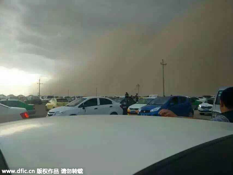 Sandstorm hits grassland festivity