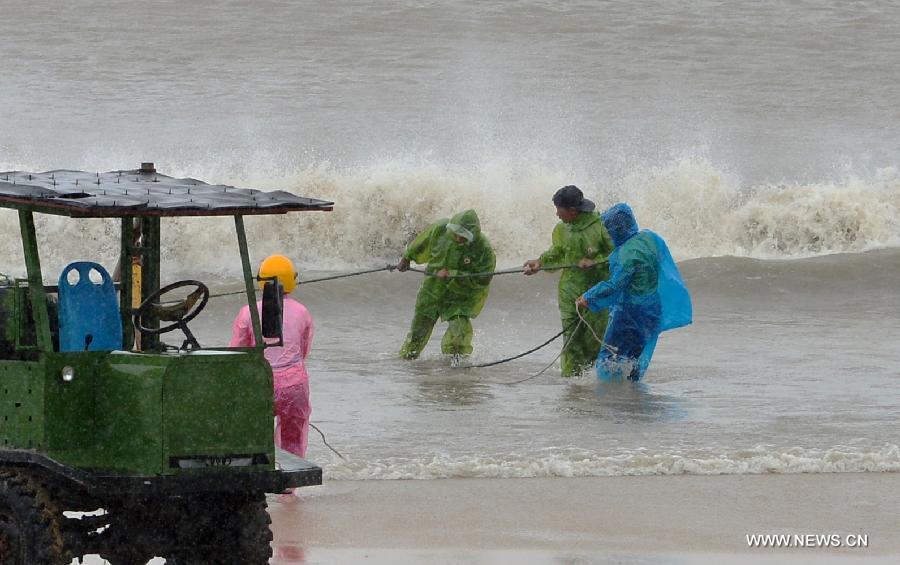 Fujian on highest alert for super typhoon Soudelor