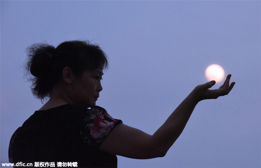 Supermoon marks Mid-Autumn Festival across China