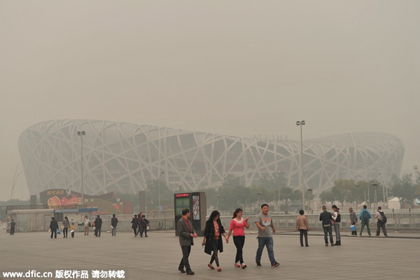 Schools, expressways closed in northern China as authorities ponder smog