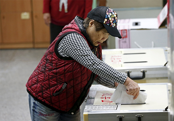 Taiwan voters hit the polls to elect the island's new leader