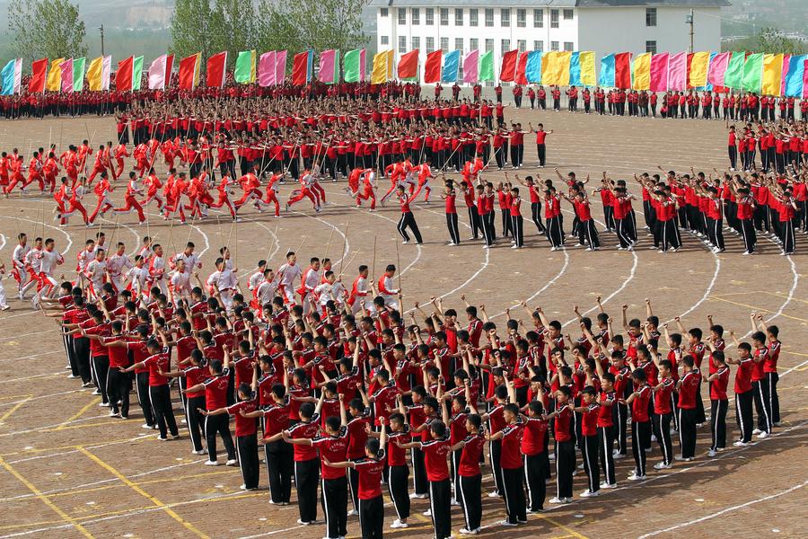 26,000 Kung Fu students form huge patterns