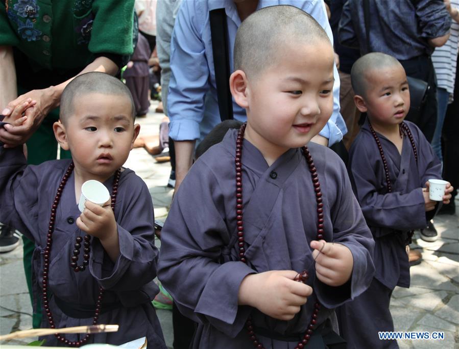 50 kids compete for 'most lovely Buddhist baby' title in E China