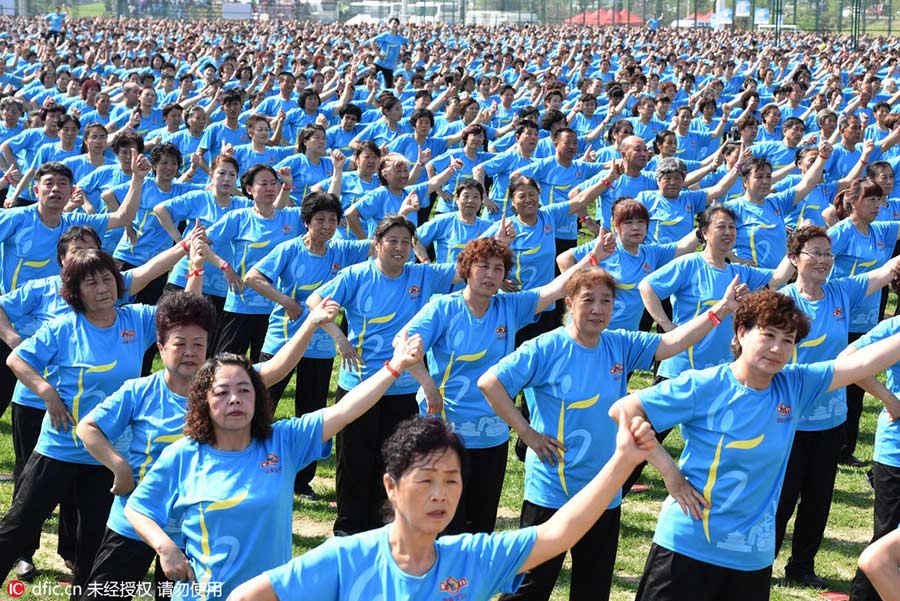 30,000 people set new Guinness square dance record