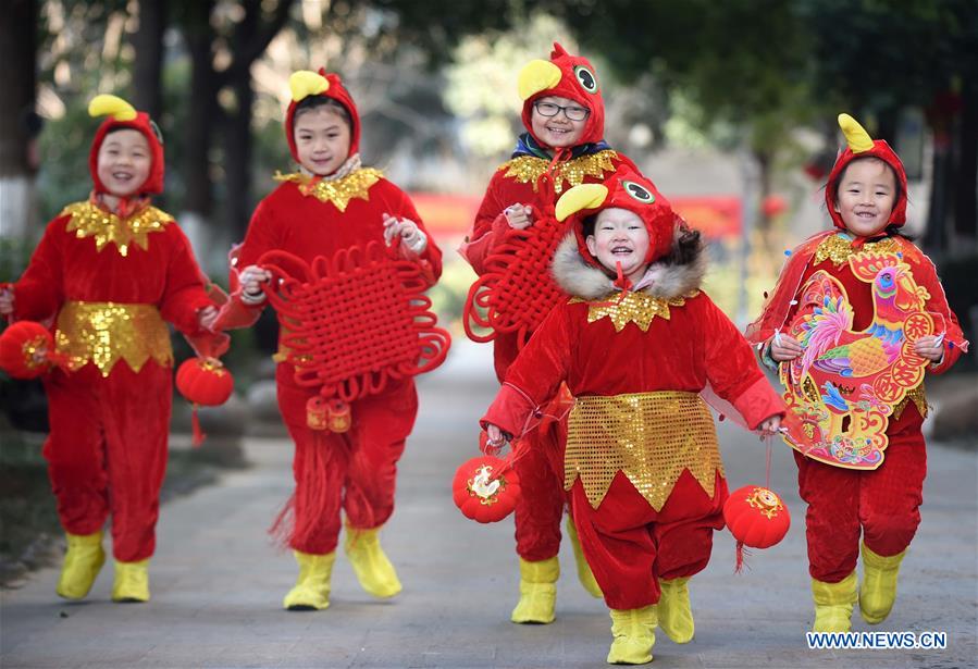 People across China greet upcoming Spring Festival