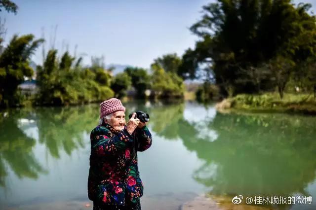 Chinese centenarian freezes time through photographs