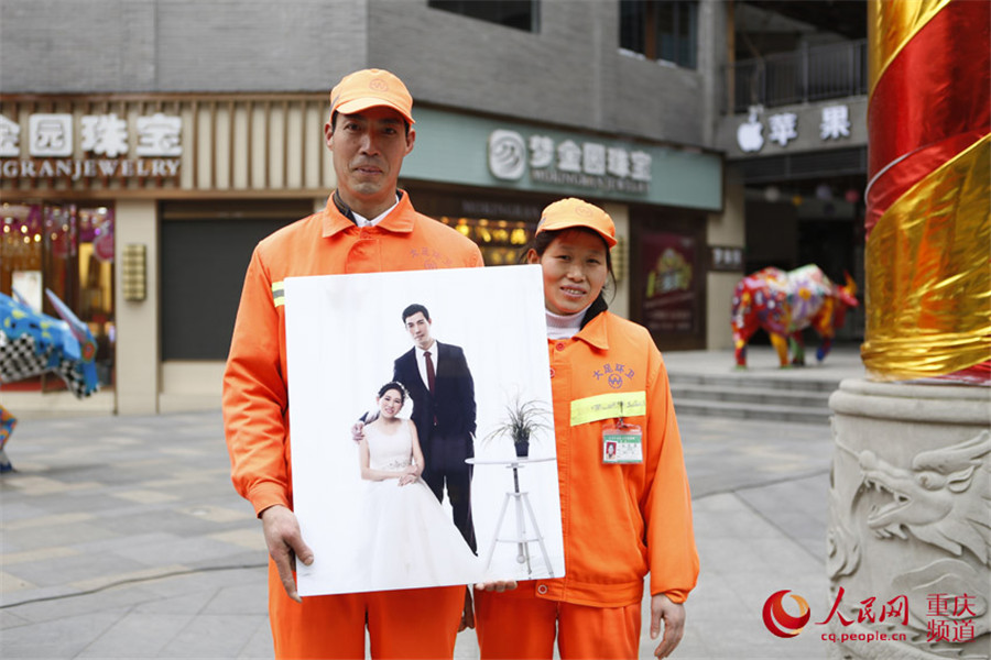 Chongqing sanitation workers get moment in spotlight