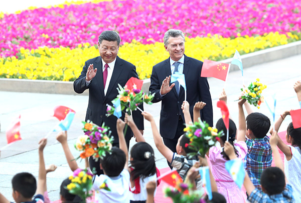 Xi meets with leaders of Argentina and Cambodia