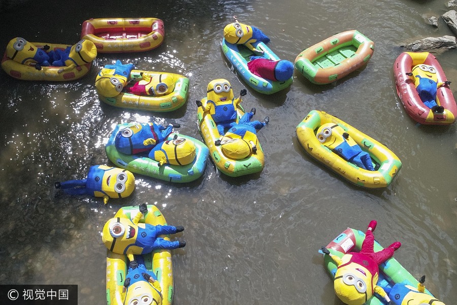 'Minions' avoid summer heat by drifting