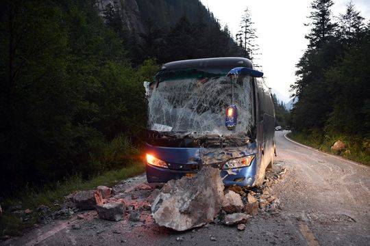 Heartwarming stories after Sichuan earthquake