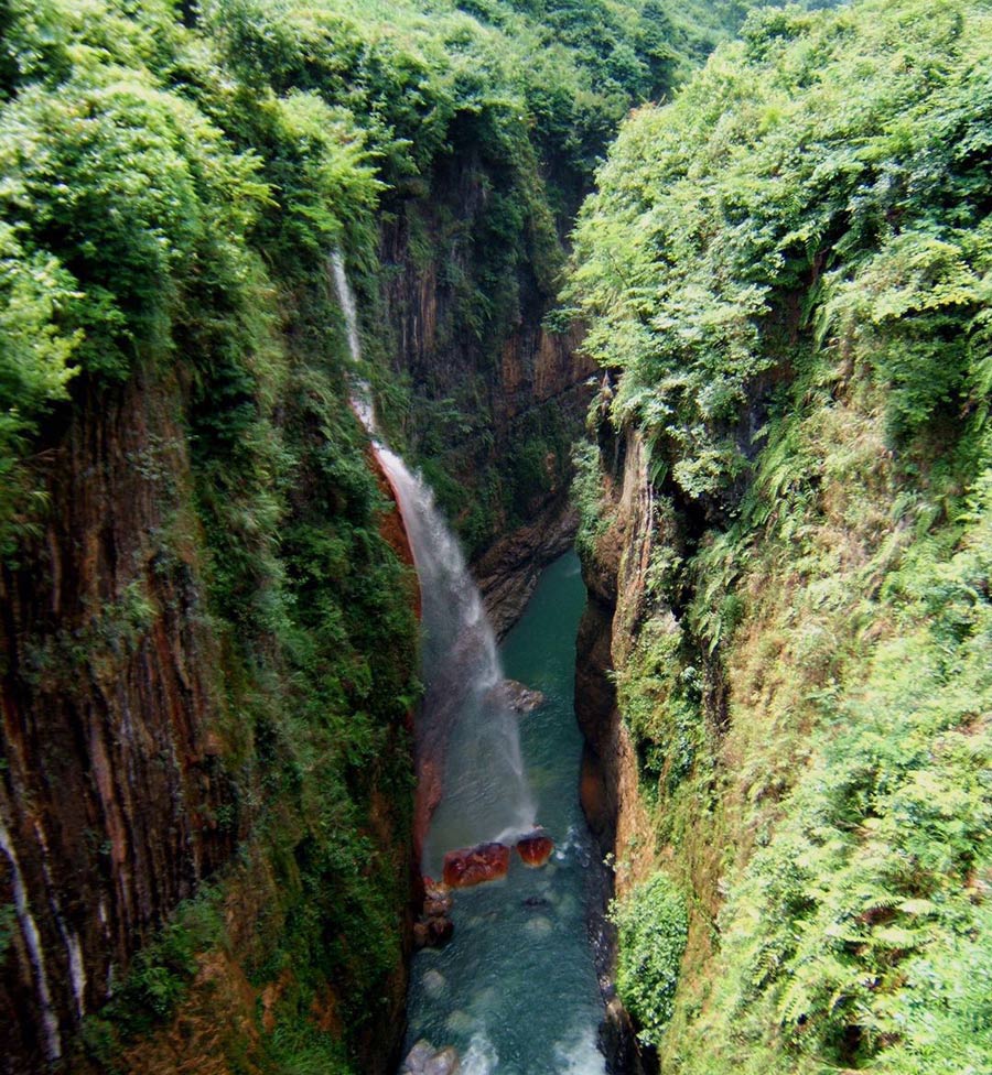 US Grand Canyon's twin sister in Central China's Hubei