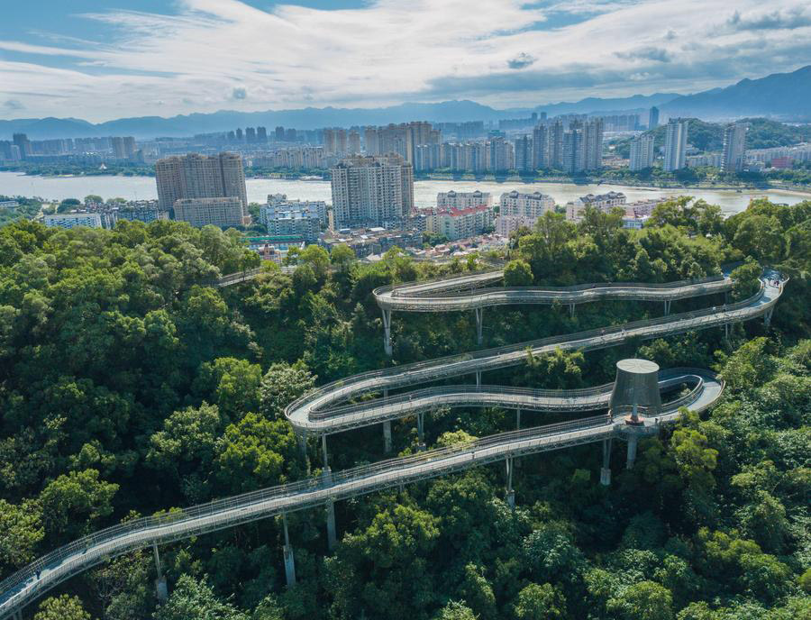 'Fudao' skywalk in East China's Fujian