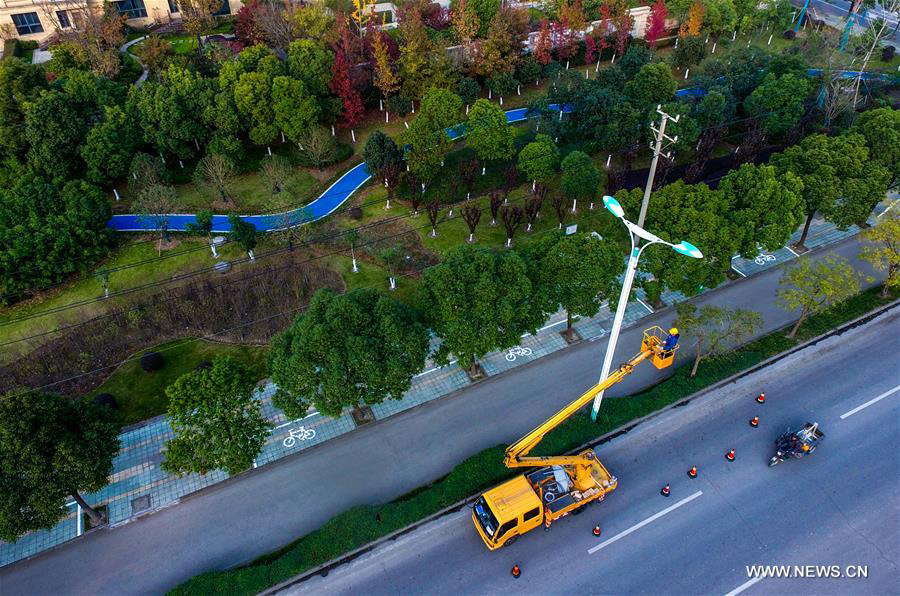 Blue roads offer people eco-friendly travel choice in E China