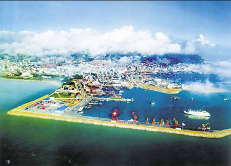 Weihai port pivotal to coastal economic zone