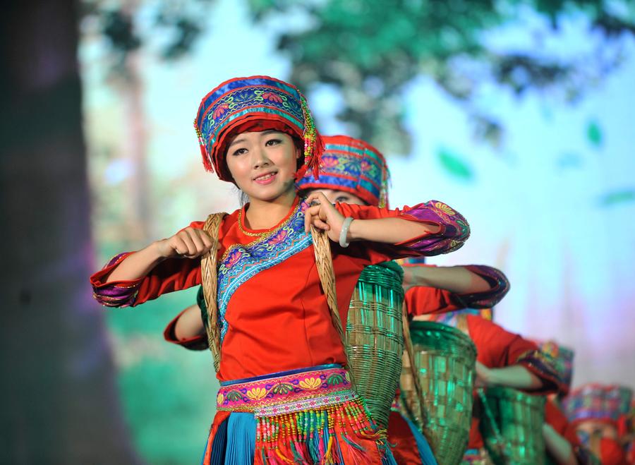 Zhuang drama art week opens