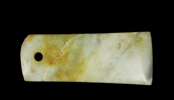 Neolithic jade relics displayed in Shandong