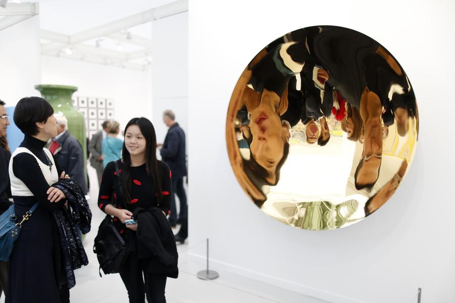 Int'l Contemporary Art Fair in Paris