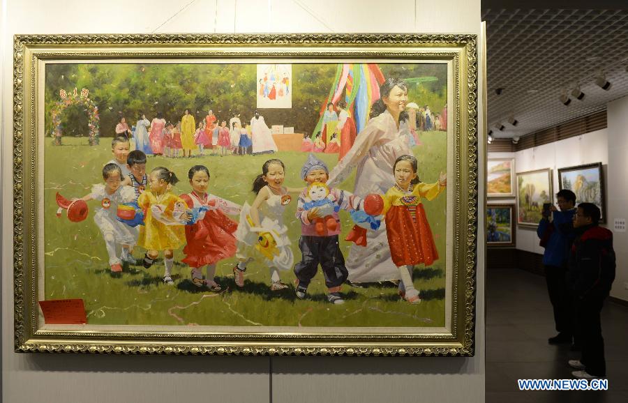 DPRK oil paintings displayed in China's Hebei