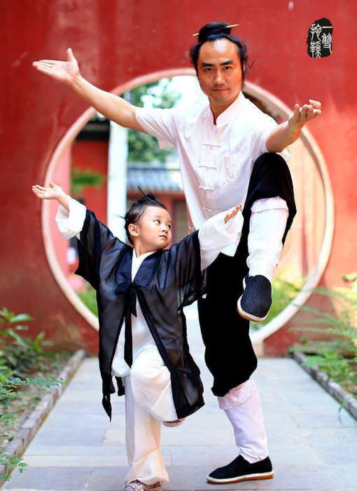 Cute photos of a little Taoist nun